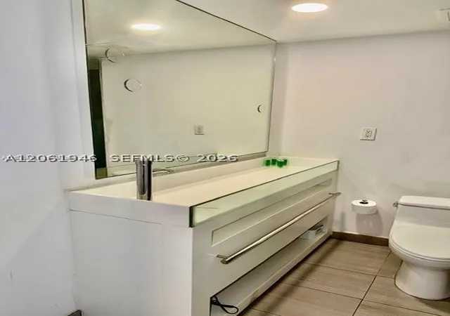 Photo 4 of Sale Pending at 1100 West Ave #822, Miami Beach, FL 33139 | MLS# A12061946 | Listing updated on 2026-09-16