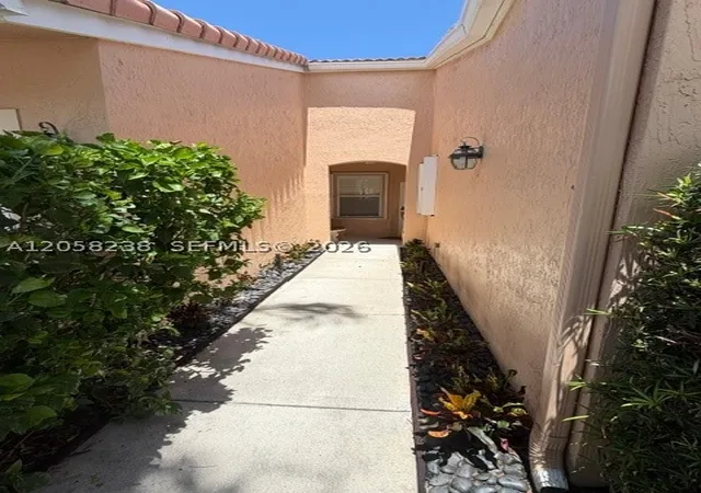 Photo 3 of Single family home for sale at 299 Coral Trace Ln, Delray Beach, FL 33445 | MLS# A12058238 | Listing updated on 2026-08-28