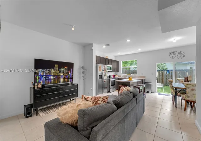 Photo 2 of Townhouse for sale at 2660 Se 15th St, Homestead, FL 33035 | MLS# A12061745 | Listing updated on 2026-08-28
