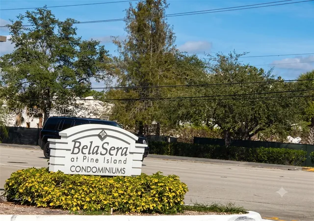 Listing Photo 4 - Condo for sale in building located at 731 N Pine Island Rd, Plantation, FL 33324 - Unit #102