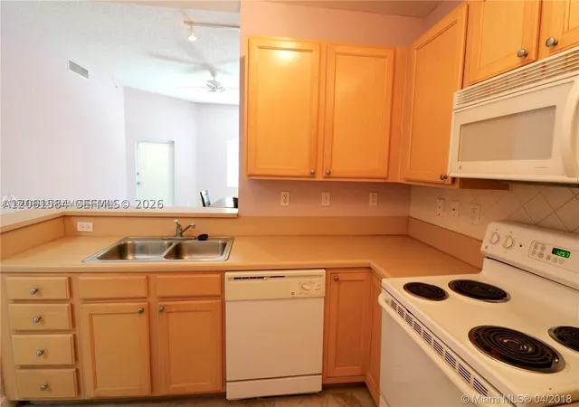 Photo 3 of Condo for sale at 6001 Sw 70th St #117, South Miami, FL 33143 | MLS# A12061584 | Listing updated on 2026-09-01