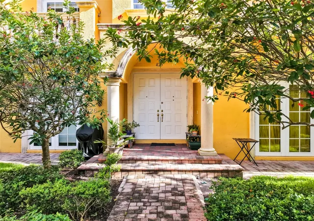 Townhouse for sale at 425 Ne 69Th Cir, Boca Raton, FL 33487 | MLS# A12062226