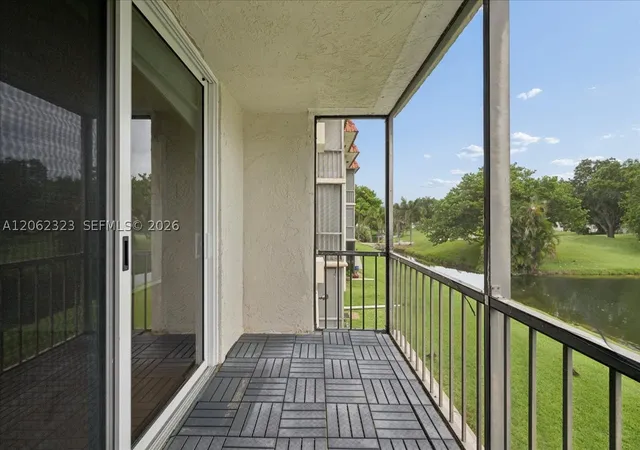 Listing Photo 2 - Condo for sale in building located at 800 S Hollybrook Dr, Pembroke Pines, FL 33025 - Unit #205