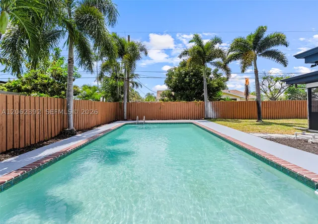 Photo 2 of Single family home for sale at 949 Lighthouse Dr, North Palm Beach, FL 33408 | MLS# A12062392 | Listing updated on 2026-09-06
