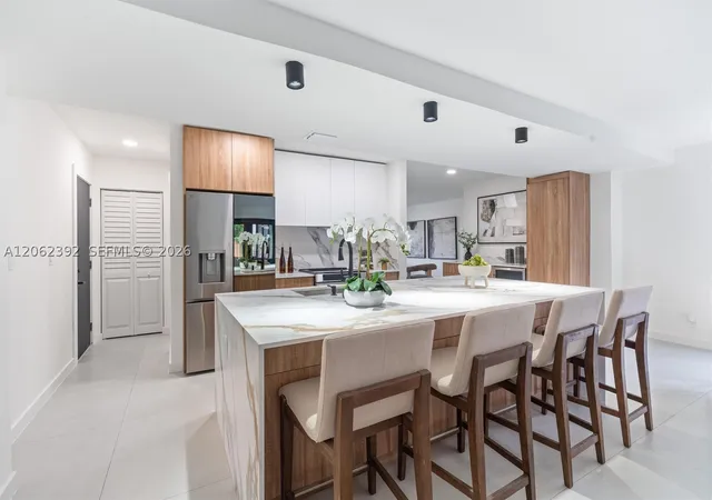 Photo 3 of Single family home for sale at 949 Lighthouse Dr, North Palm Beach, FL 33408 | MLS# A12062392 | Listing updated on 2026-09-06
