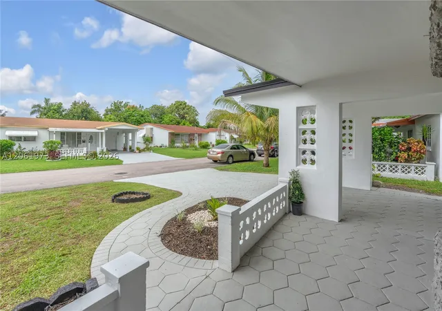Photo 4 of Single family home for sale at 4595 Nw 43Rd Ct, Lauderdale Lakes, FL 33319 | MLS# A12061973 | Listing updated on 2026-09-30