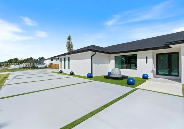 Photo 3 of Single family home for sale at 12425 Sw 226th St, Miami, FL 33170 | MLS# A12062451 | Listing updated on 2026-09-10