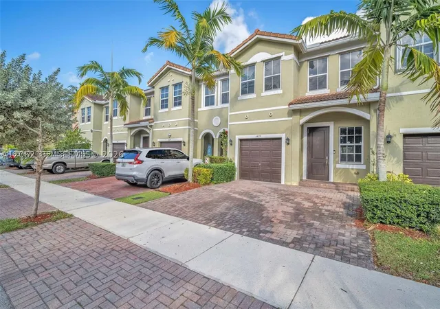 Photo 2 of Townhouse for sale at 1429 Se 26th Ave, Homestead, FL 33035 | MLS# A12062132 | Listing updated on 2026-09-12