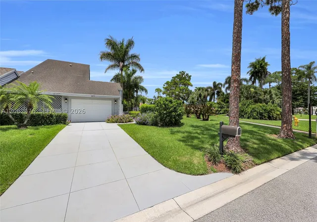 Photo 1 of Townhouse for sale at 6879 Palm Grove Ct, Palm Beach Gardens, FL 33418 | MLS# A12062476 | Listing updated on 2026-09-13