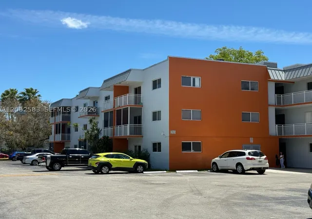 Condo for sale at 11311 Sw 200Th St #311-D, Miami, FL 33157 | MLS# A12062583