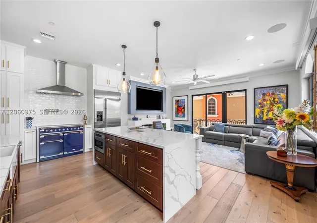 Photo 3 of Townhouse for sale at 2106 Se 7Th St #2106, Pompano Beach, FL 33062 | MLS# A12060975 | Listing updated on 2026-09-30