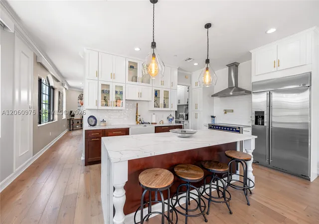 Photo 4 of Townhouse for sale at 2106 Se 7Th St #2106, Pompano Beach, FL 33062 | MLS# A12060975 | Listing updated on 2026-09-30