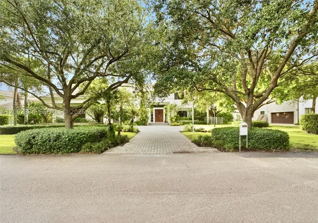 Photo 2 of Mansion for sale at 10708 Indian Trl, Davie, FL 33328 | MLS# A12062334 | Listing updated on 2026-09-08