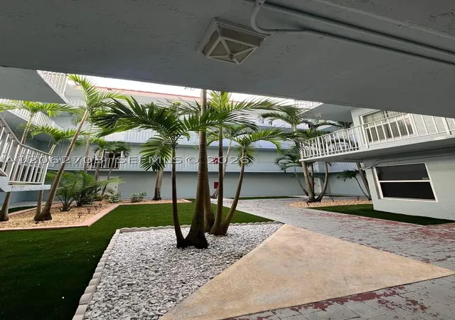 Photo 2 of Condo for sale at 405 S Pine Island Rd #401D, Plantation, FL 33324 | MLS# A12062703 | Listing updated on 2026-09-04
