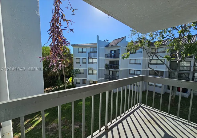 Photo 3 of Condo for sale at 1850 N Congress Ave #308, West Palm Beach, FL 33401 | MLS# A12061943 | Listing updated on 2026-09-11