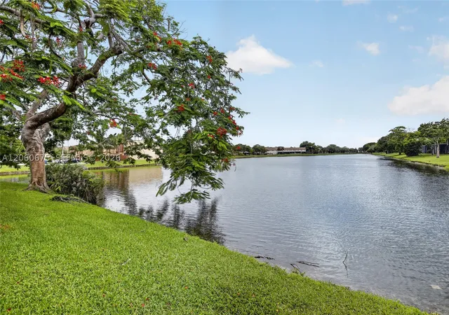 Photo 4 of Townhouse for sale at 9575 Nw 38Th Pl, Sunrise, FL 33351 | MLS# A12060675 | Listing updated on 2026-09-08