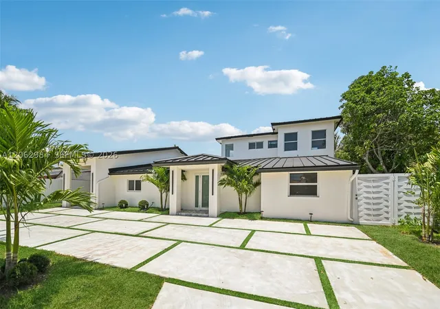 Photo 3 of Sale Pending at 2001 Sw 23rd Ave, Fort Lauderdale, FL 33312 | MLS# A12062984 | Listing updated on 2026-09-05