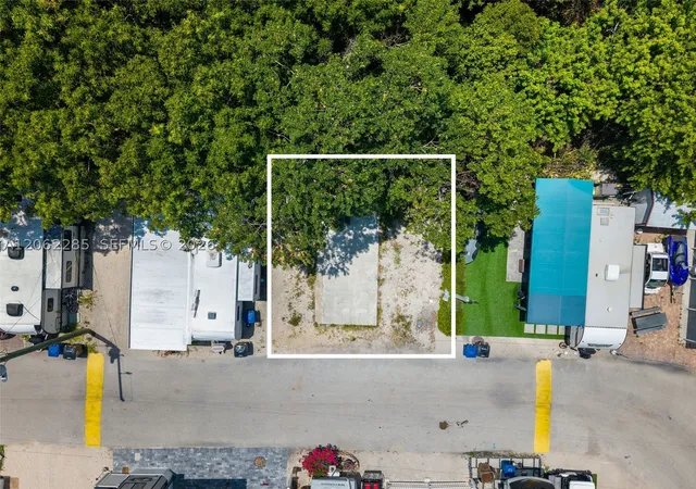 Photo 2 of Land for sale at 325 Calusa St Lot 116, Key Largo, FL 33037 | MLS# A12062285 | Listing updated on 2026-09-14