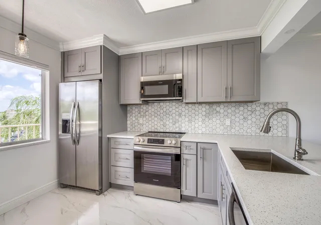 1st image of 6795 Huntington Ln #406, Delray Beach, FL 33446 | MLS# B26058644
