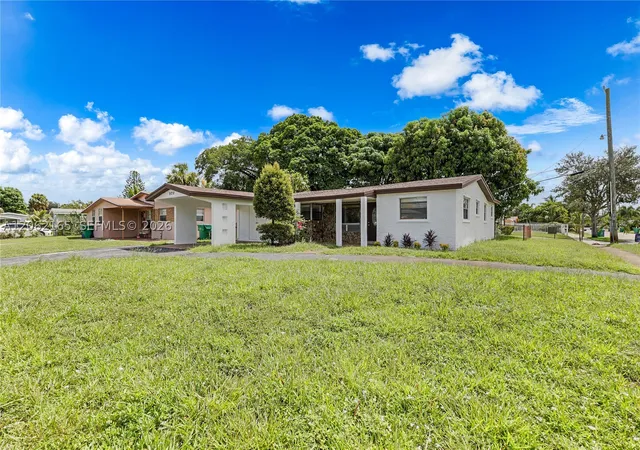 Photo 3 of Single family home for sale at 820 Nw 38th Ave, Lauderhill, FL 33311 | MLS# A12062165 | Listing updated on 2026-09-09