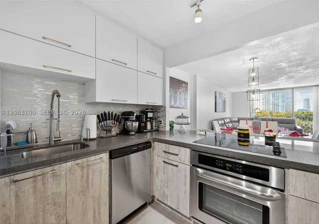 Photo 3 of Sale Pending at 2851 Ne 183rd St #605E, Aventura, FL 33160 | MLS# A12063100 | Listing updated on 2026-09-09