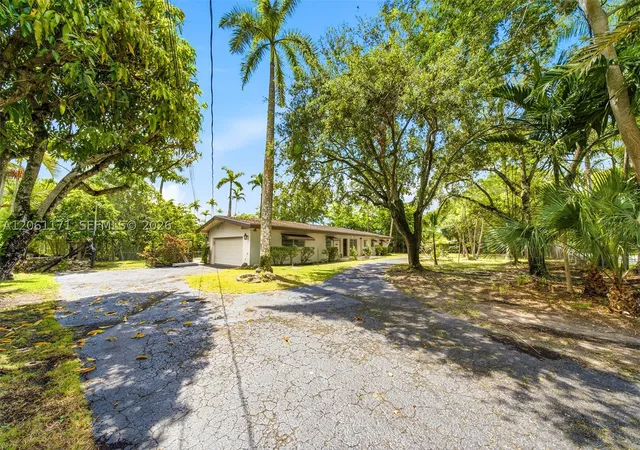 Photo 2 of Single family home for sale at 6801 Sw 82nd Ave, Miami, FL 33143 | MLS# A12061171 | Listing updated on 2026-08-26