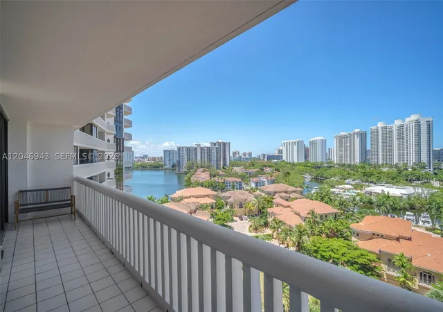Photo 3 of Condo for sale at 1000 W Island Blvd #1206, Aventura, FL 33160 | MLS# A12046943 | Listing updated on 2026-09-07