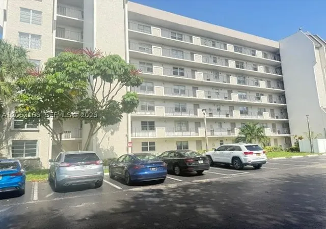 Condo for sale at 3100 W Rolling Hills Cir #101, Davie, FL 33328 | MLS# A12063186