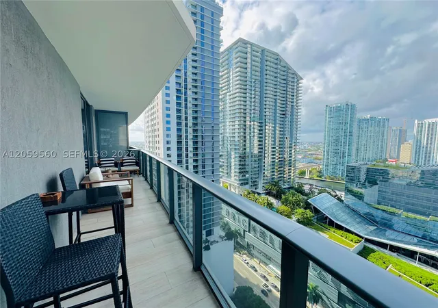 Photo 2 of Condo for sale at 45 Sw 9th St #2501, Miami, FL 33130 | MLS# A12059560 | Listing updated on 2026-08-31