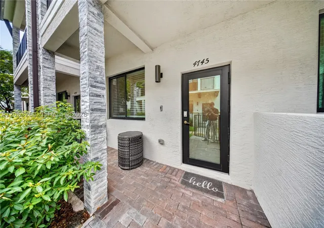 Photo 3 of Townhouse for sale at 4745 Nw 83rd Pkwy, Doral, FL 33166 | MLS# A12063260 | Listing updated on 2026-08-30
