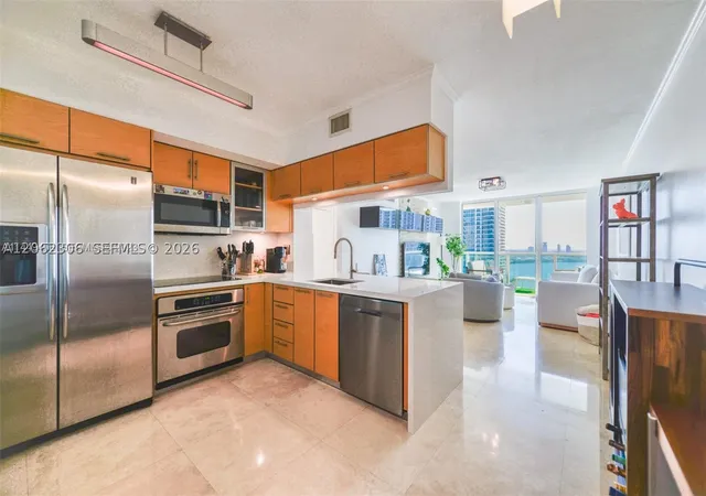 Photo 3 of Sale Pending at 31 Se 5 #3002, Miami, FL 33131 | MLS# A12062306 | Listing updated on 2026-09-10