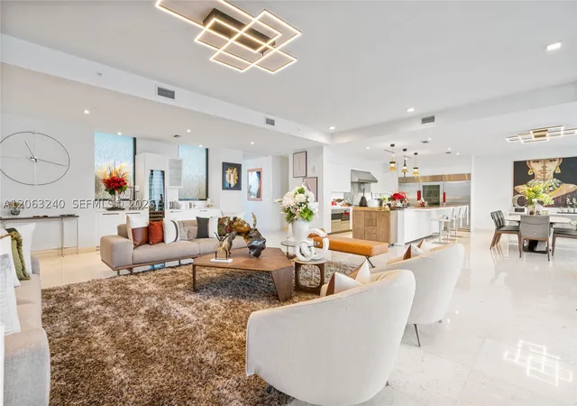 Listing Photo 3 - Condo for sale in The Fairchild Coconut Grove located at 3581 E Glencoe St, Miami, FL 33133 - Unit #505