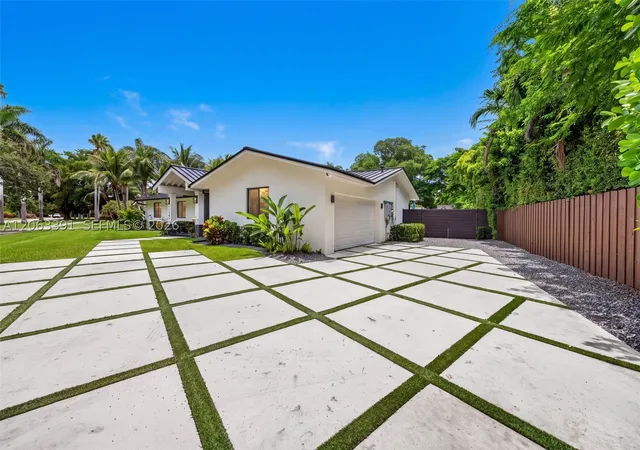 Photo 3 of Single family home for sale at 17701 Sw 87th Ave, Palmetto Bay, FL 33157 | MLS# A12063391 | Listing updated on 2026-09-12
