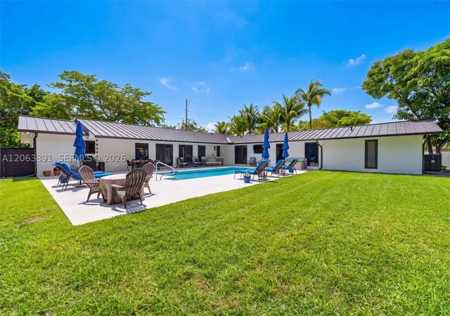 Photo 4 of Single family home for sale at 17701 Sw 87Th Ave, Palmetto Bay, FL 33157 | MLS# A12063391 | Listing updated on 2026-10-06