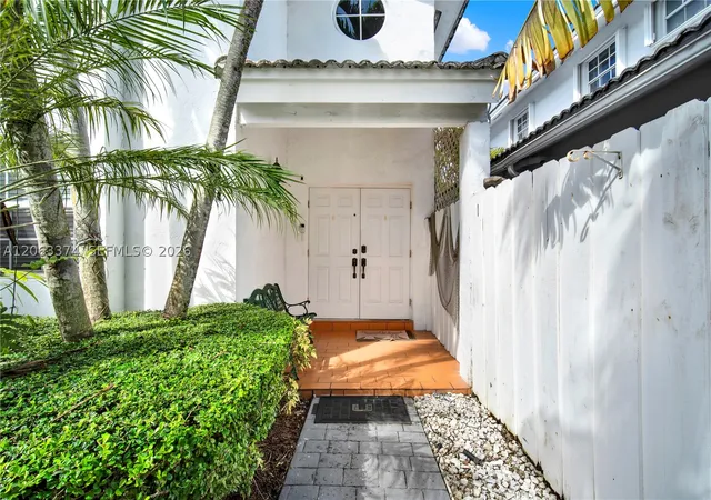 Photo 3 of Single family home for sale at 10825 Sw 91st Ln, Miami, FL 33176 | MLS# A12063374 | Listing updated on 2026-09-14