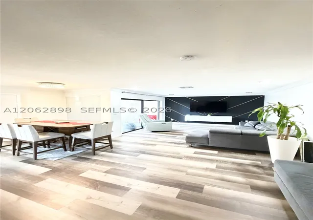 Photo 4 of Townhouse for sale at 2041 Bayberry Dr, Pembroke Pines, FL 33024 | MLS# A12062898 | Listing updated on 2026-09-08