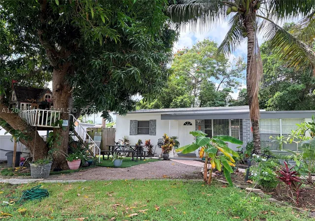 Photo 2 of Sale Pending at 1448 Ne 27th St, Pompano Beach, FL 33064 | MLS# A12063616 | Listing updated on 2026-10-07