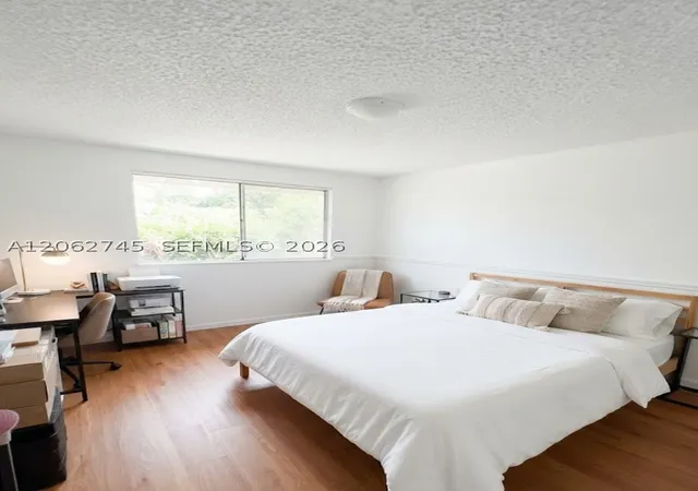 Listing Photo 4 - Condo for sale in building located at 8100 Geneva Ct, Miami, FL 33166 - Unit #137