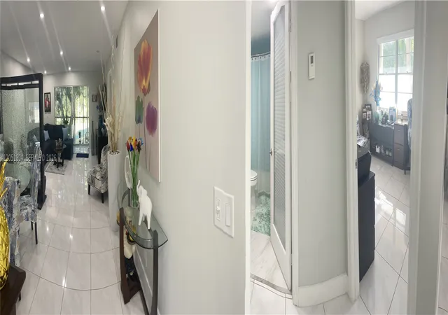 Listing Photo 5 - Condo for sale in building located at 1011 SW 125th Ave, Pembroke Pines, FL 33027 - Unit #207M