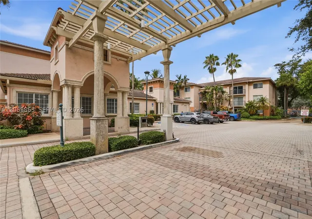 Photo 3 of Condo for sale at 2015 Se 10th Ave #130, Fort Lauderdale, FL 33316 | MLS# A12061863 | Listing updated on 2026-08-26
