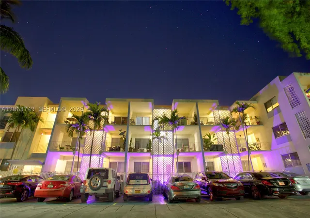 Listing Photo 5 - Condo for sale in building located at 641 Espanola Wy, Miami, FL 33139 - Unit #24