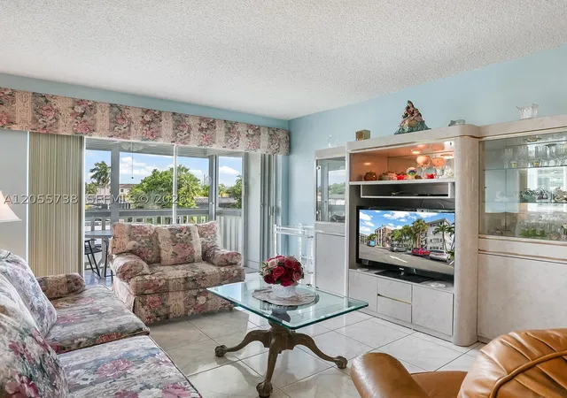 Photo 3 of House for sale at 455 Paradise Isle Blvd #207, Hallandale Beach, FL 33009 | MLS# A12055738 | Listing updated on 2026-09-25