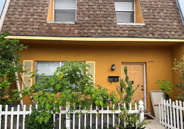 Photo 1 of Townhouse for sale at 5950 Nw 29th Pl #109, Sunrise, FL 33313 | MLS# A12055868 | Listing updated on 2026-09-10