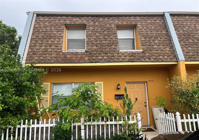 Photo 2 of Townhouse for sale at 5950 Nw 29th Pl #109, Sunrise, FL 33313 | MLS# A12055868 | Listing updated on 2026-09-10