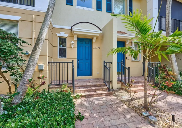 Townhouse for sale at 3182 N Greenleaf Cir, Boynton Beach, FL 33426 | MLS# A12064034