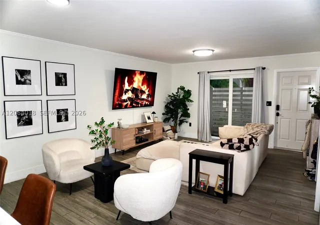 Photo 2 of Townhouse for sale at 541 Nw 98th Ave, Plantation, FL 33324 | MLS# A12064018 | Listing updated on 2026-09-07