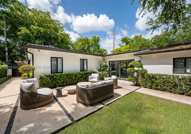 Photo 3 of Single family home for sale at 831 Cortez St, Coral Gables, FL 33134 | MLS# A12064051 | Listing updated on 2026-09-13