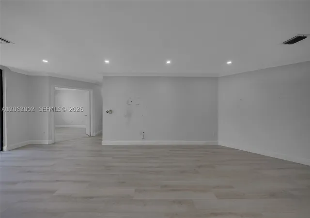 Listing Photo 5 - Condo for sale in building located at 4300 NW 30th St, Coconut Creek, FL 33066 - Unit #341
