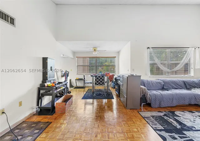 Listing Photo 4 - Condo for sale in building located at 291 W Park Dr, Miami, FL 33172 - Unit #9-201