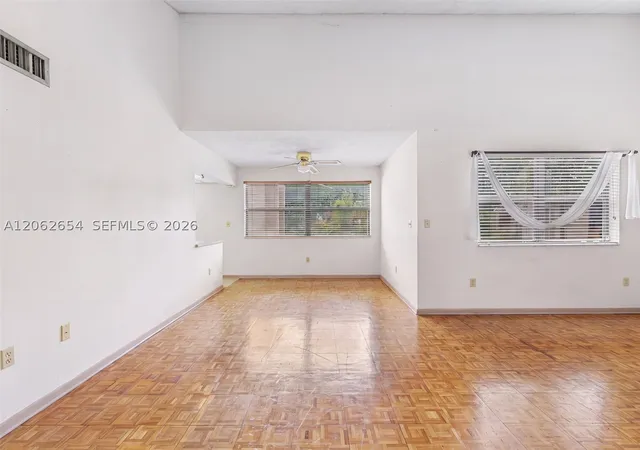 Listing Photo 5 - Condo for sale in building located at 291 W Park Dr, Miami, FL 33172 - Unit #9-201